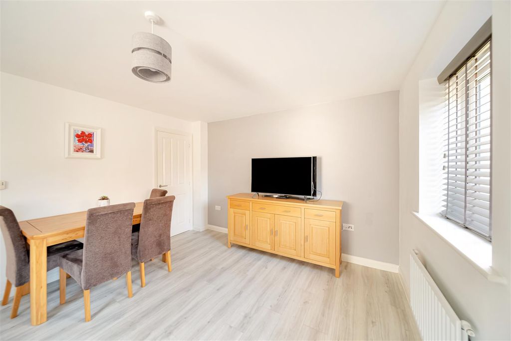 Property photo 3 of 13 Ribbans Park Rd-22.Jpg