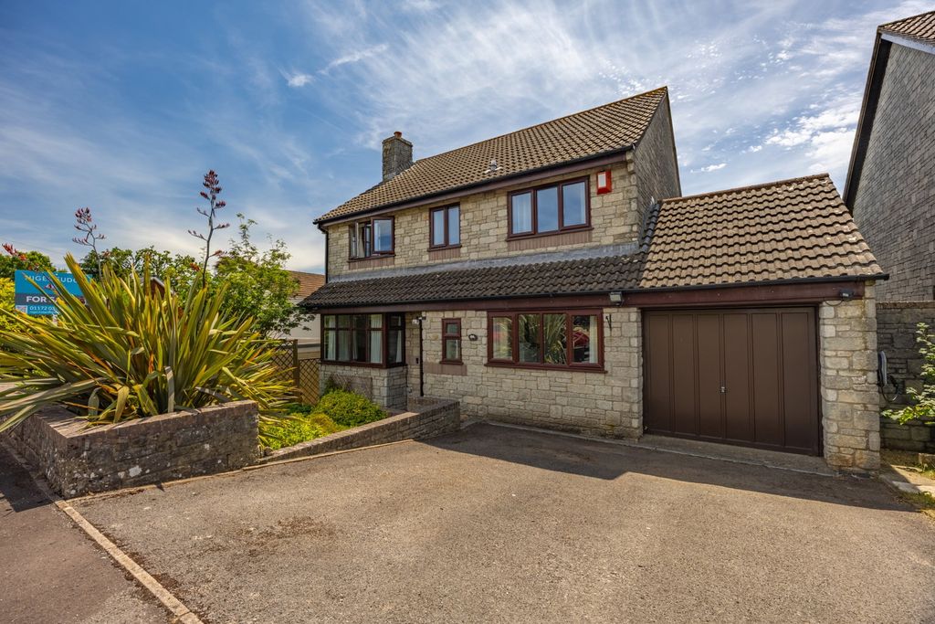 Property photo 1 of 45
