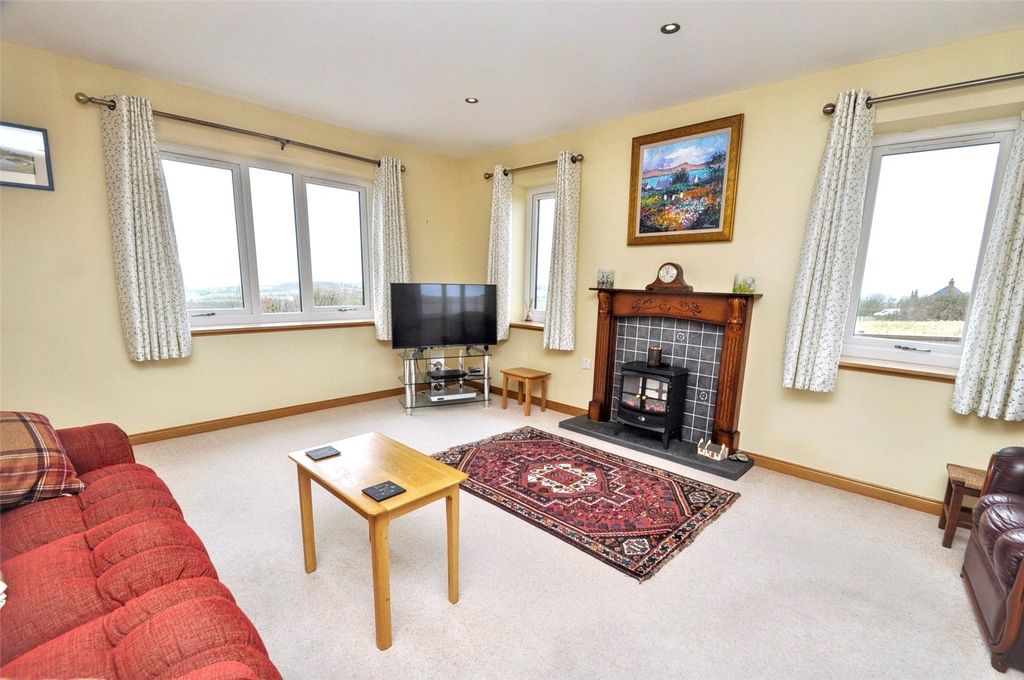 Property photo 3 of 30 Living Room (2)