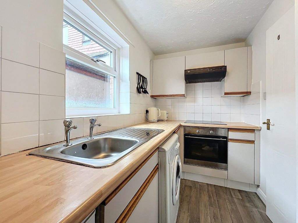 Property photo 1 of 14 Kitchen