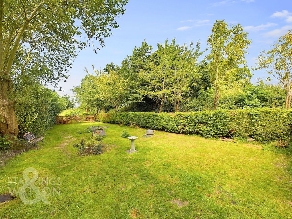 Property photo 2 of 25