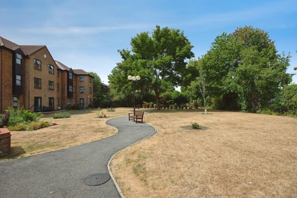 Property photo 1 of 6