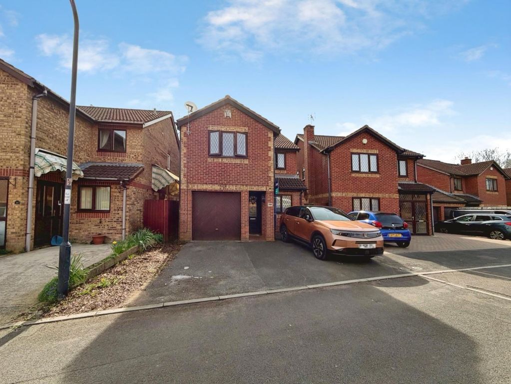 Property photo 1 of 27 Driveway