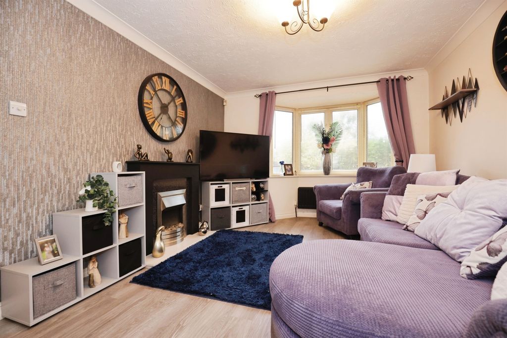 Property photo 3 of 16