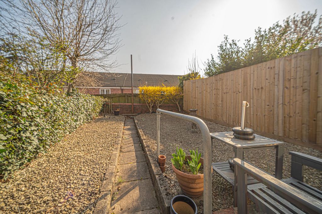 Property photo 2 of 21