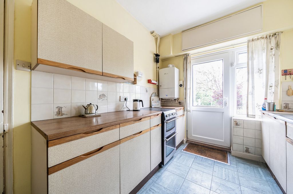 Property photo 3 of 28 1448991-18-69F47B...