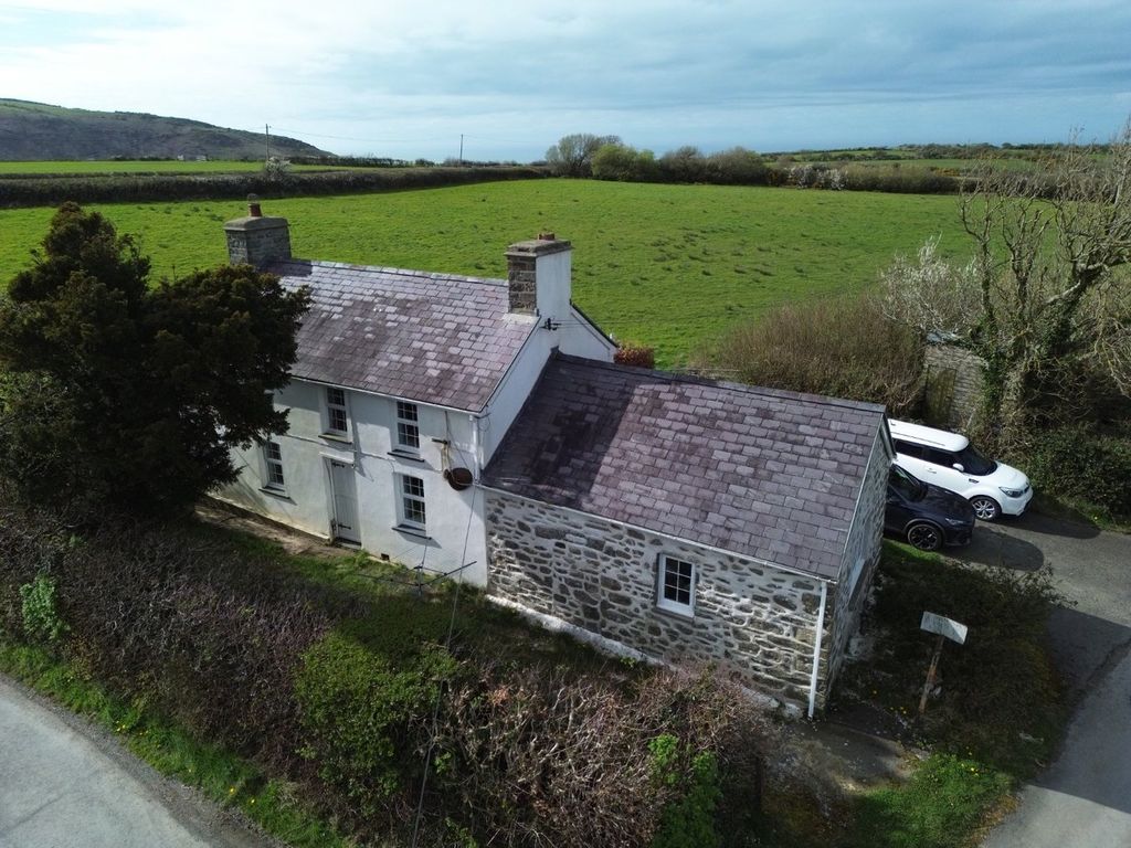 Property photo 2 of 38