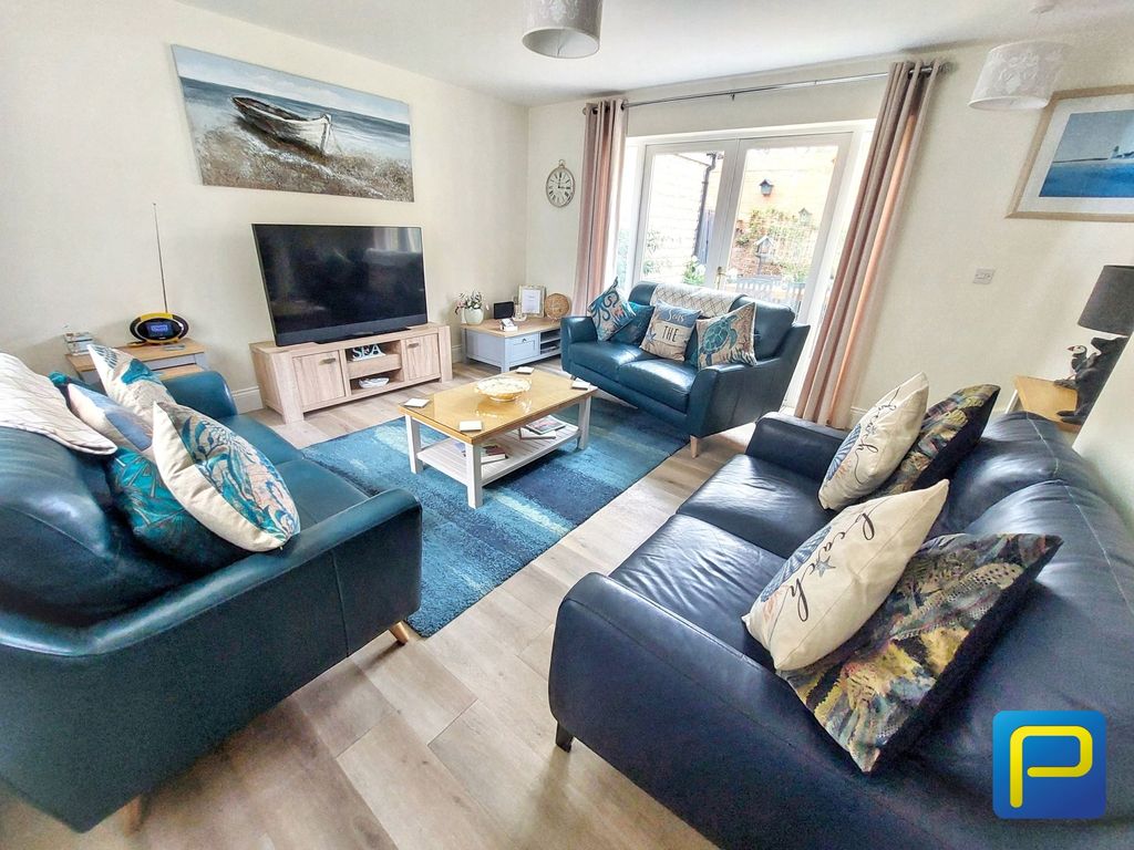 Property photo 2 of 27