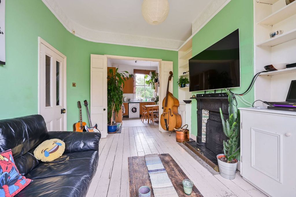 Property photo 1 of 8