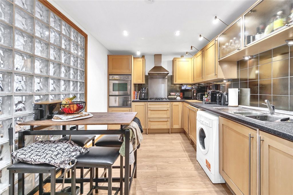 Property photo 3 of 15 Picture No. 24