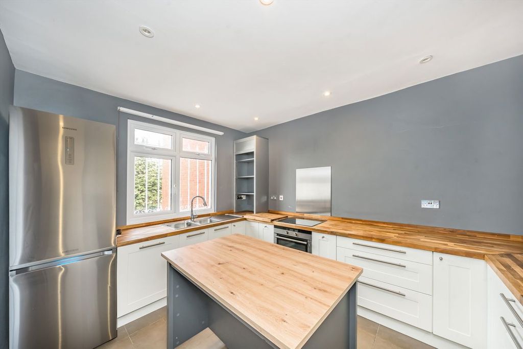 Property photo 2 of 7