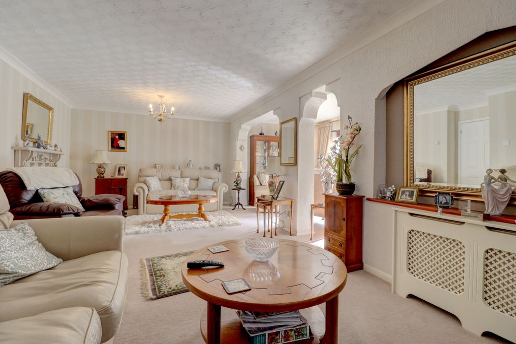 Property photo 2 of 18 Picture No. 34