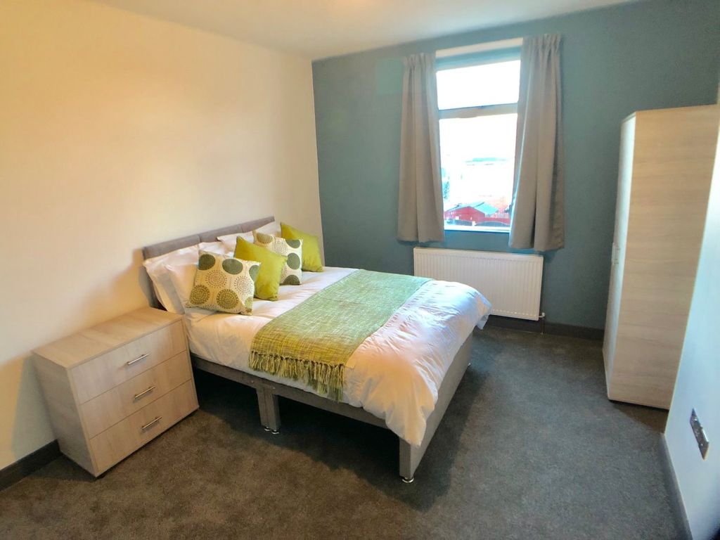 Property photo 2 of 24 R1