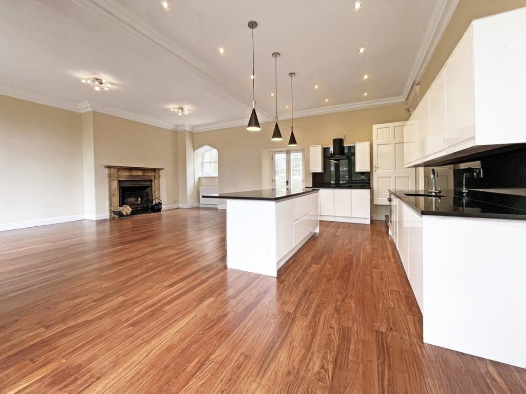 Property photo 3 of 28