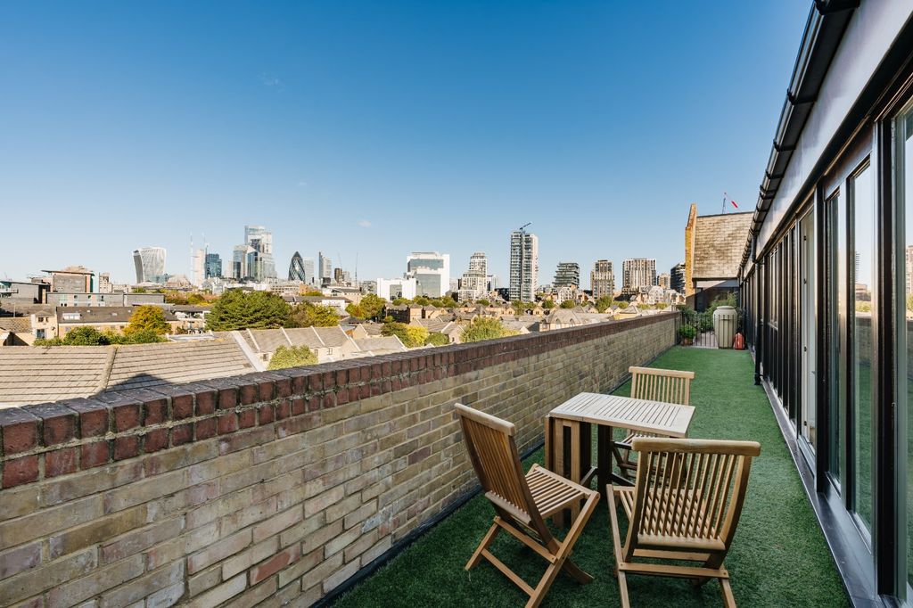Property photo 1 of 20 Terrace