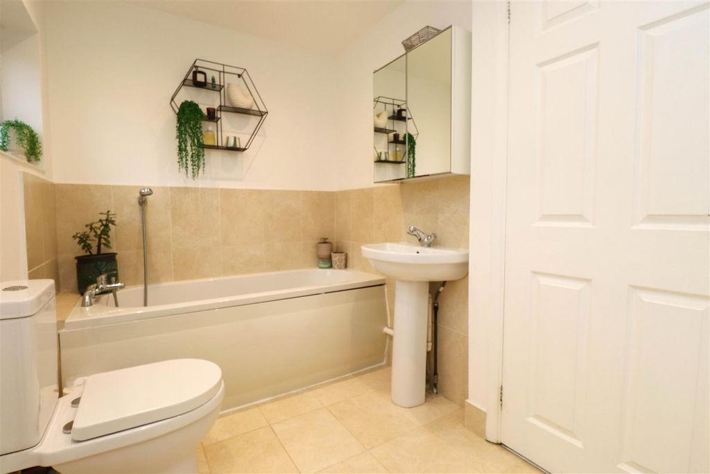 Additional image 12 of 2 bed maisonette for saleKenilworth Road, Fleet GU51