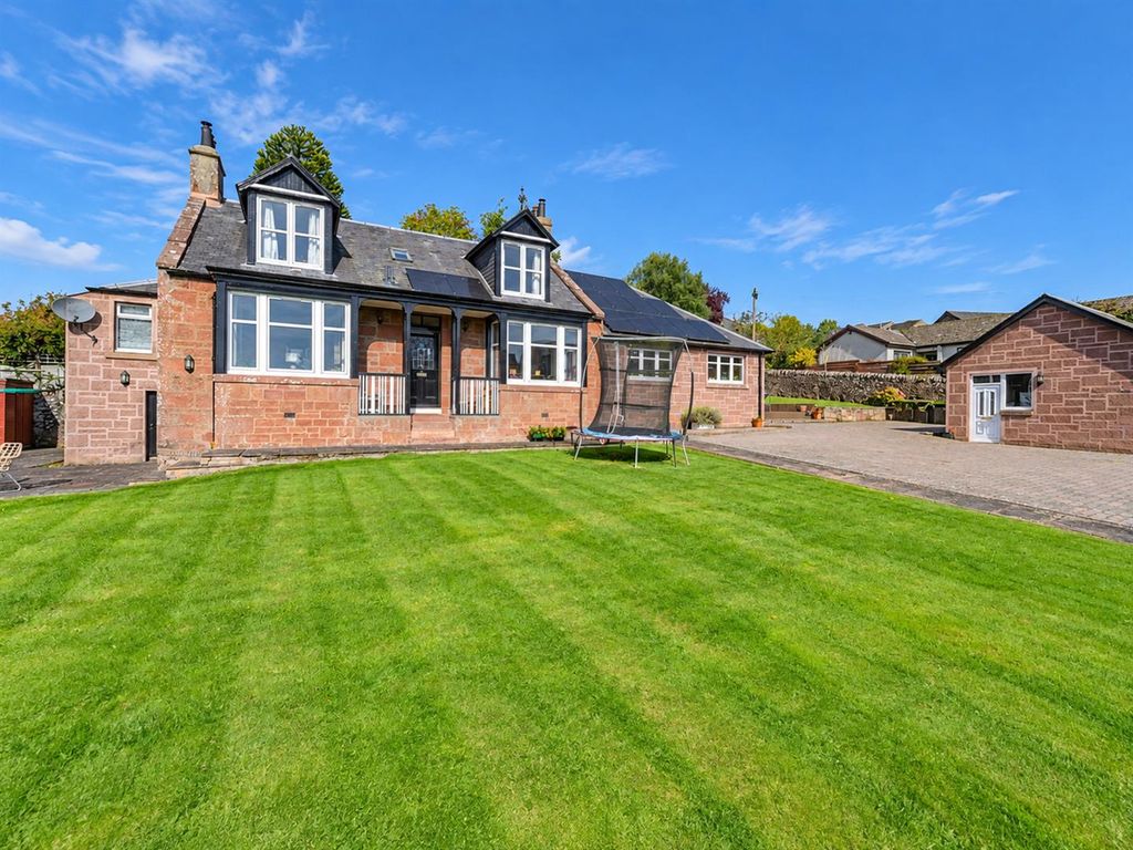 Property photo 2 of 40 Kenmore 9 West Hillbank Kirriemuir-5.Jpg