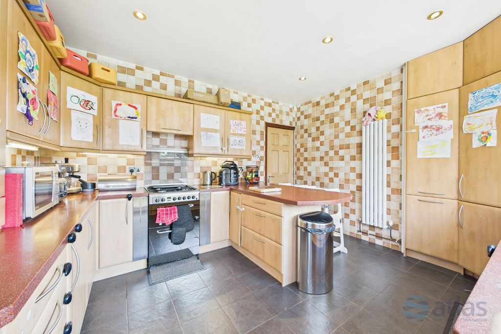 Property photo 3 of 35 Kitchen