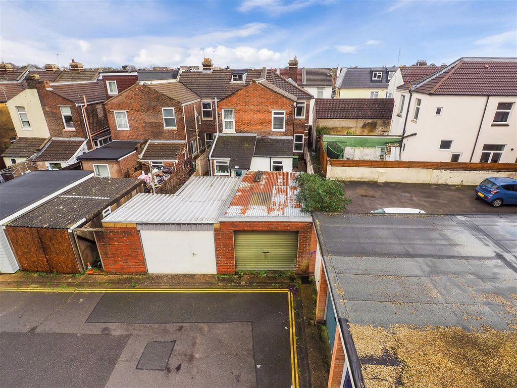 Property photo 1 of 25 Garage &amp; Parking.Jpg