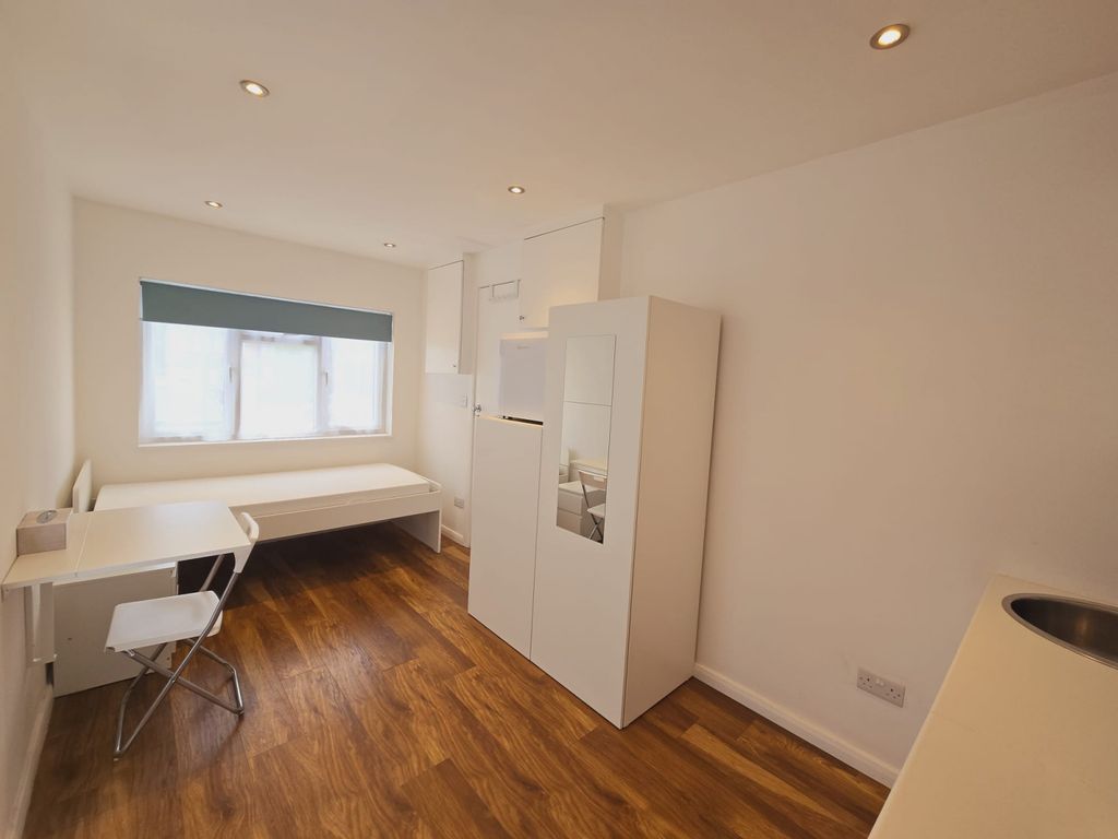 Property photo 2 of 7 Gallery