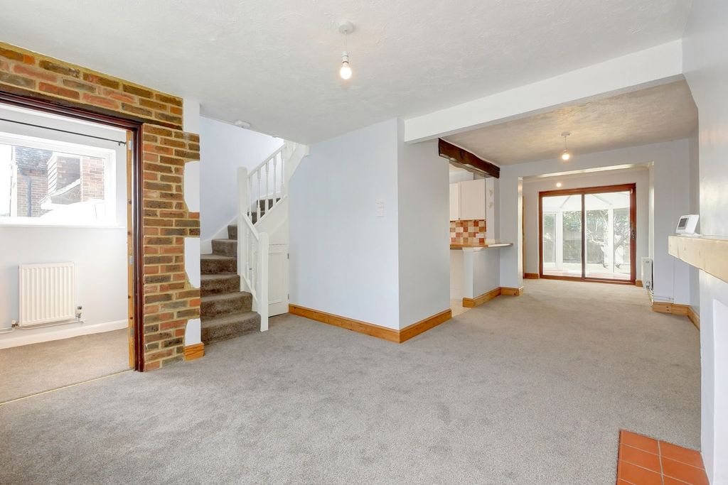 Property photo 2 of 32