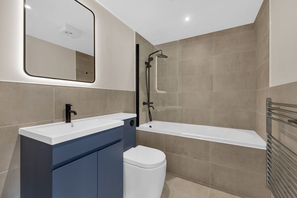 Property photo 3 of 7