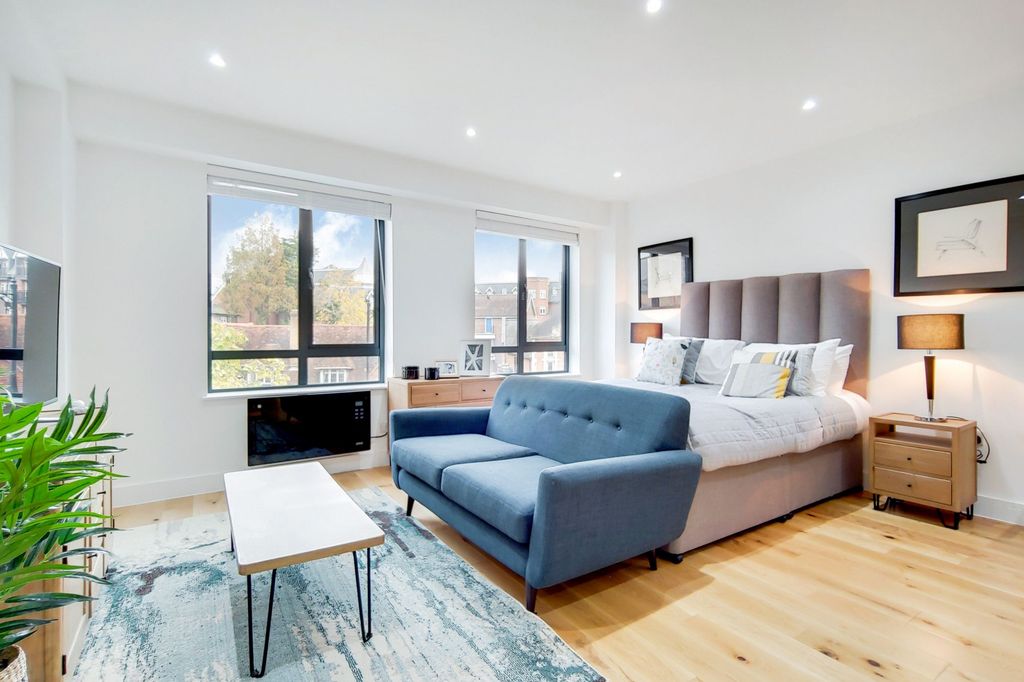 Property photo 1 of 6