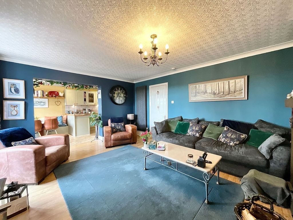 Property photo 2 of 34