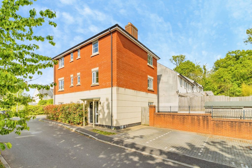 Property photo 1 of 15 Pbox-Img.Jpg