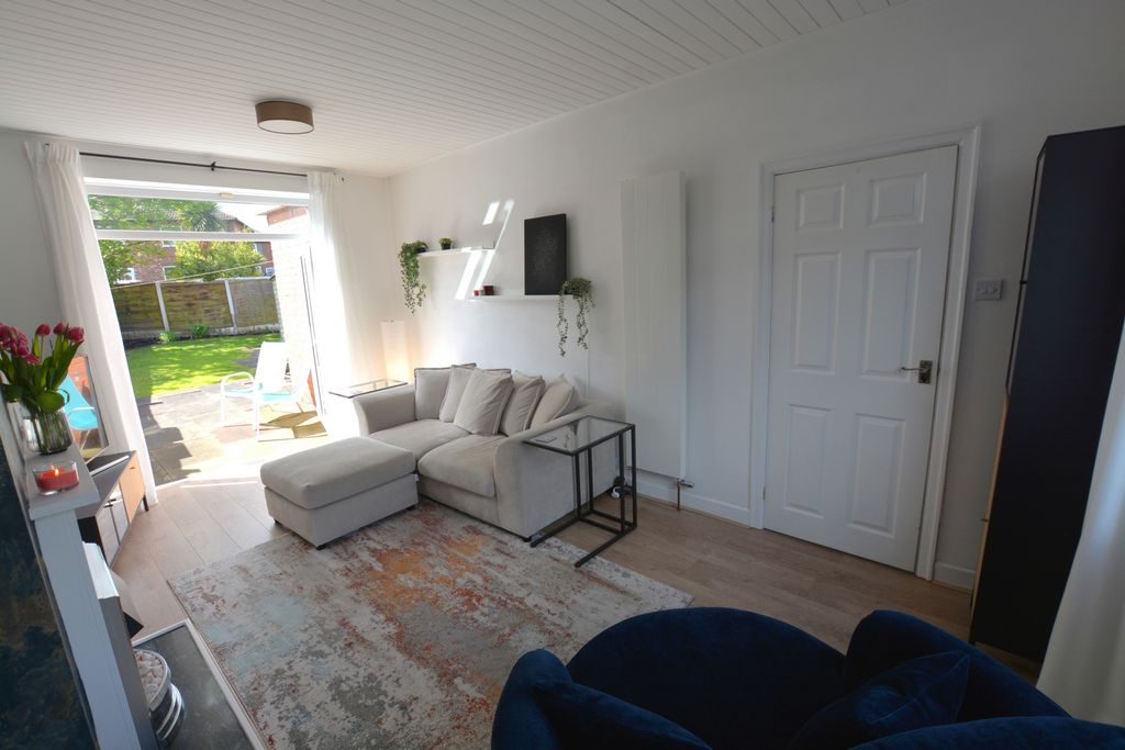 Property photo 3 of 17 Photo 10