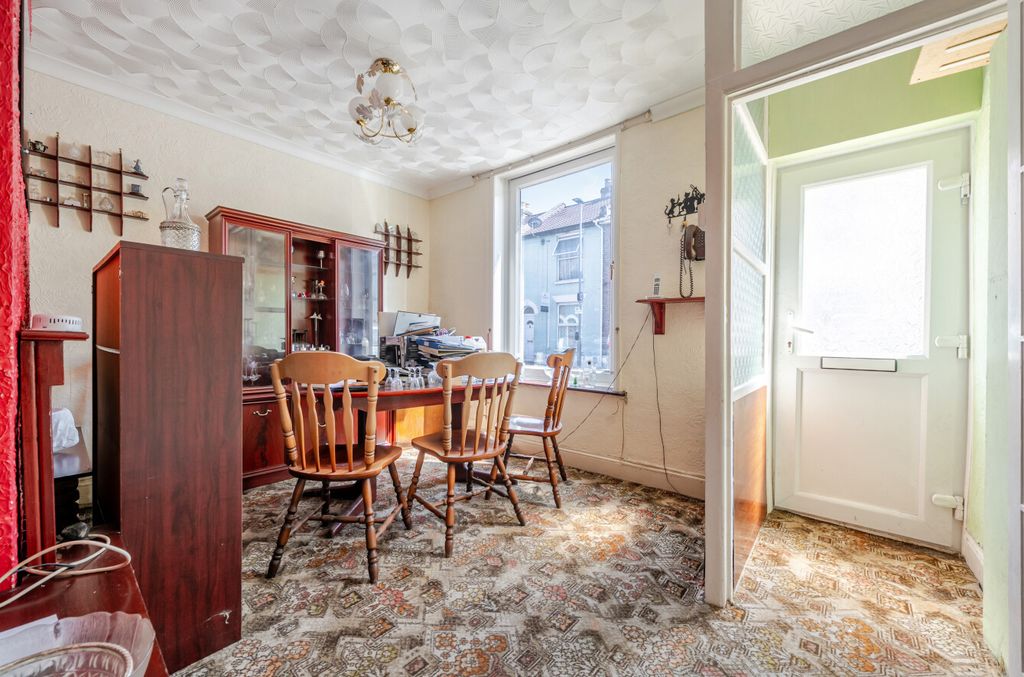 Property photo 2 of 12 1493941-1-6A5507E...