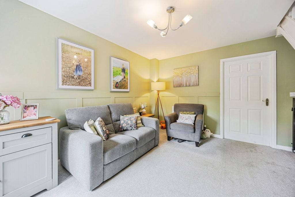 Property photo 2 of 14 Lounge