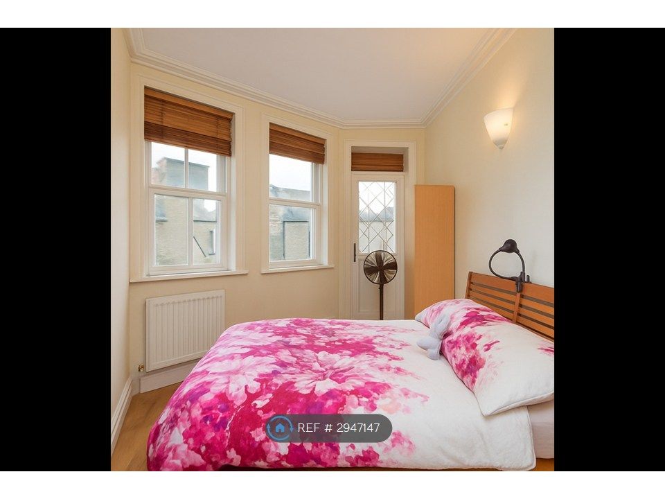 Property photo 3 of 10 Bedroom 2