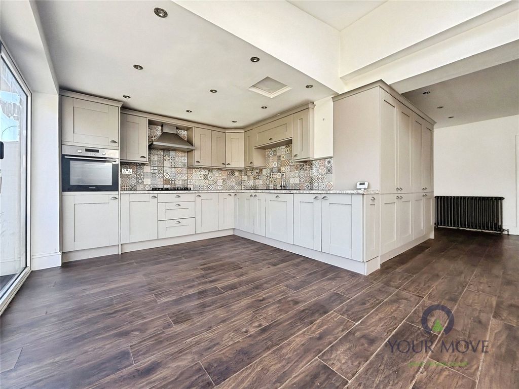 Property photo 1 of 17 Picture No. 23