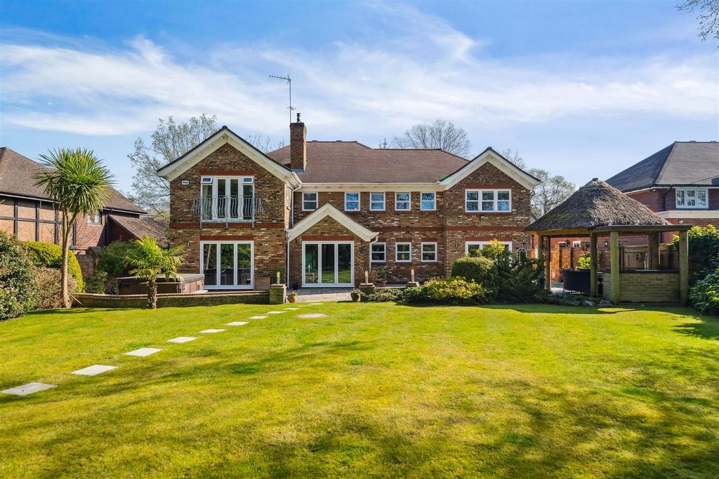 Property photo 1 of 24