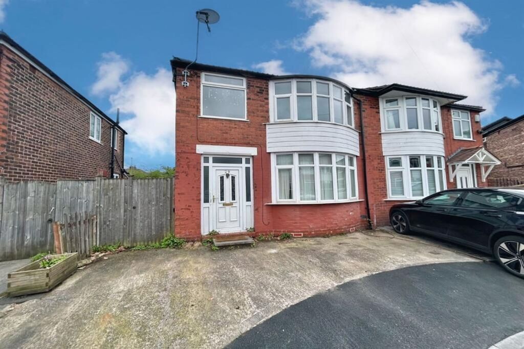 Property photo 1 of 19 Front