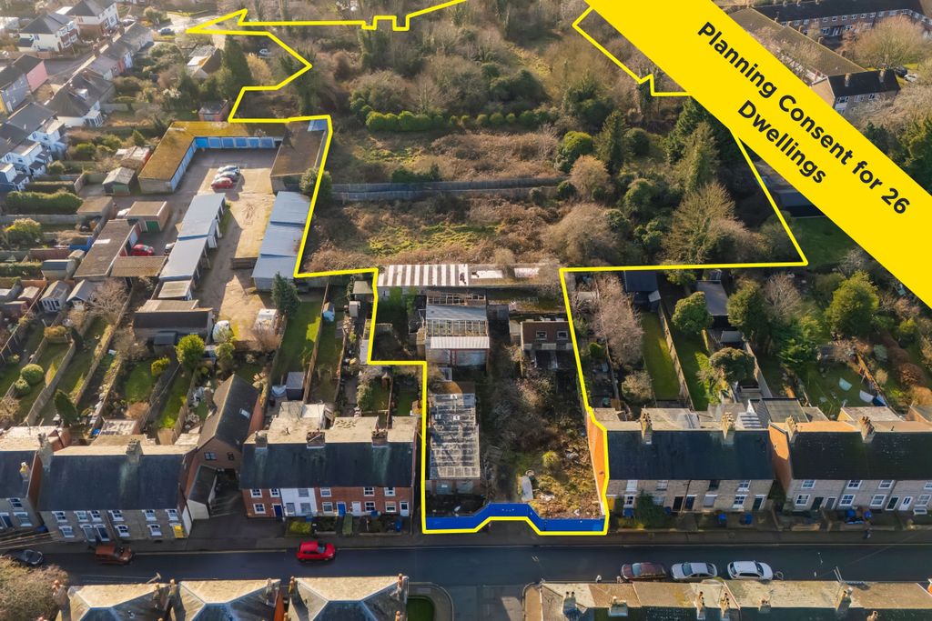 Property photo 1 of 9 Land At Kings Road, Bury St Edmunds, Suffolk Ip33 3Dr