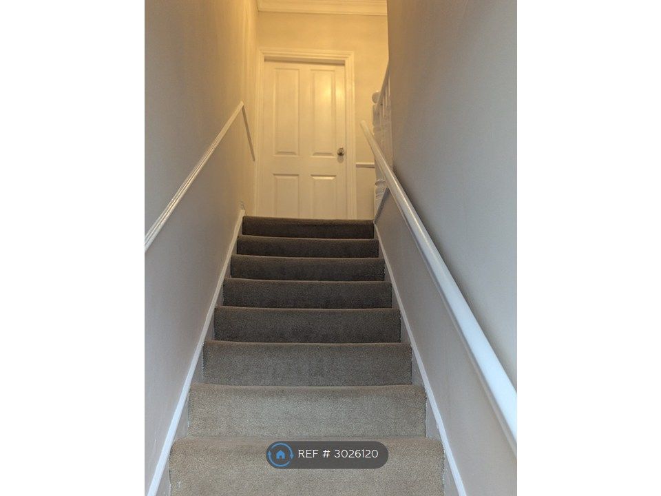 Property photo 3 of 14 Staircase