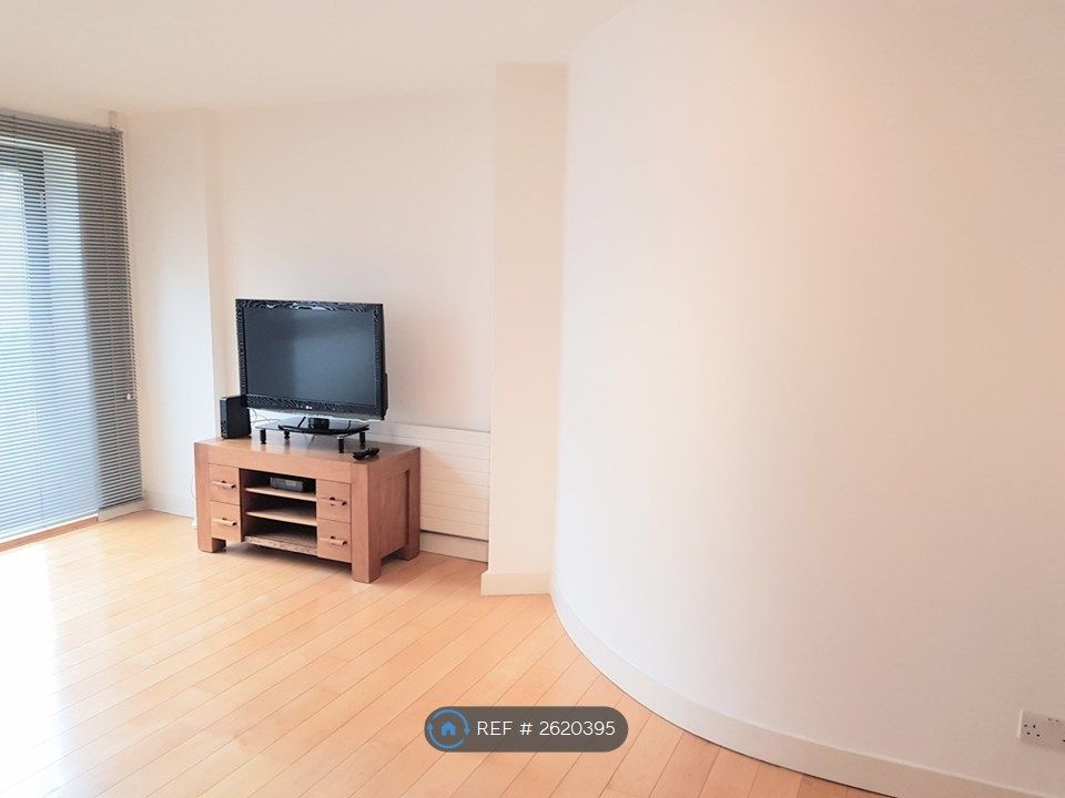Property photo 2 of 16 Living Room