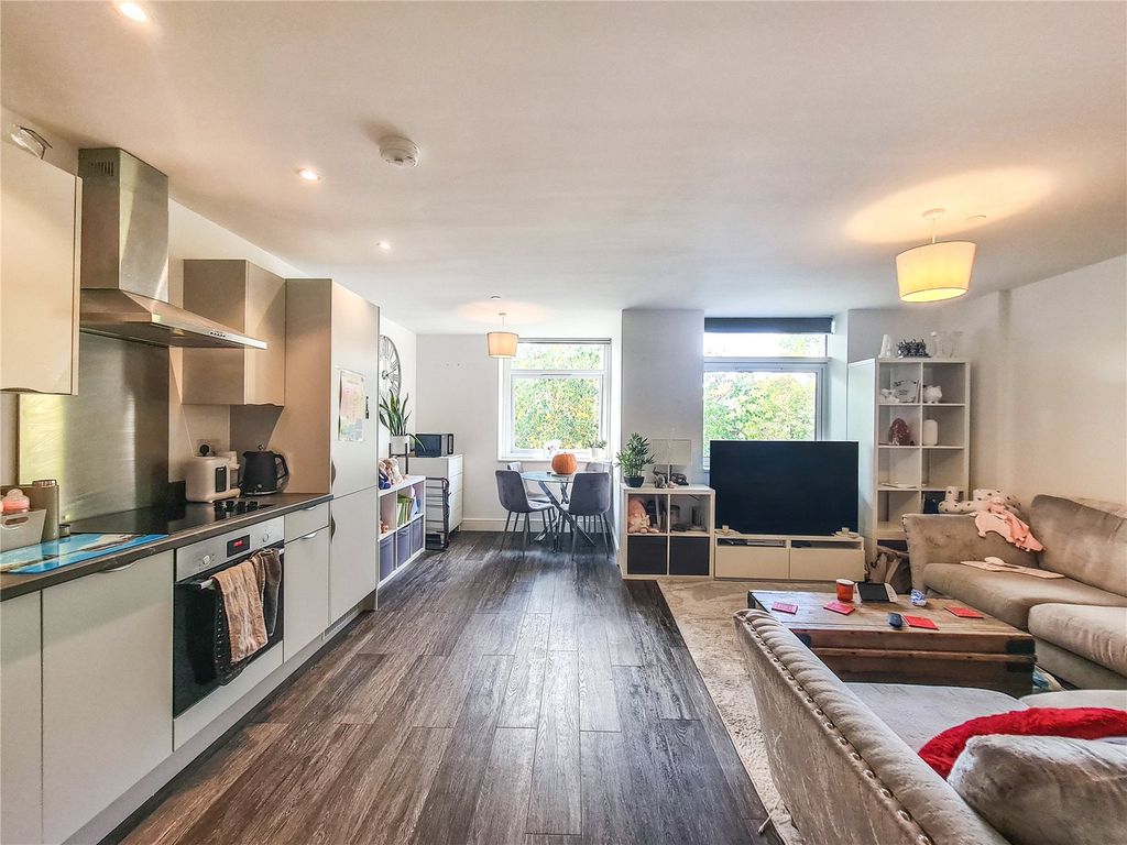 Property photo 3 of 14 Picture No. 11