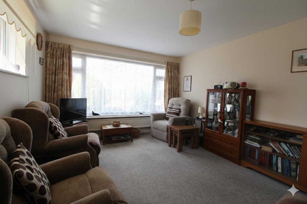 Property photo 2 of 11 Img3.Png