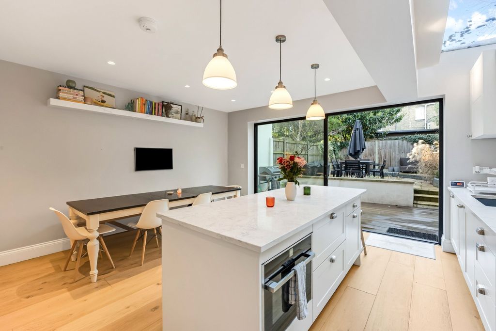 Property photo 1 of 14 Picture No. 09