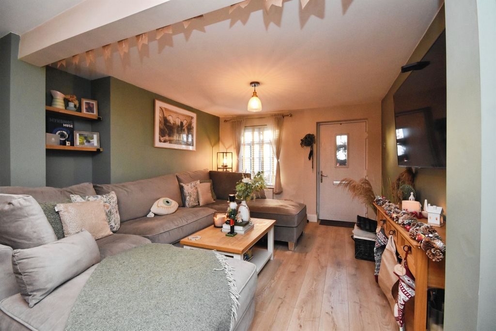 Property photo 2 of 13