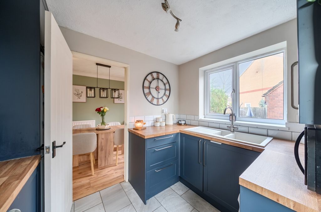 Property photo 3 of 26 1397421-8-696A56122F434