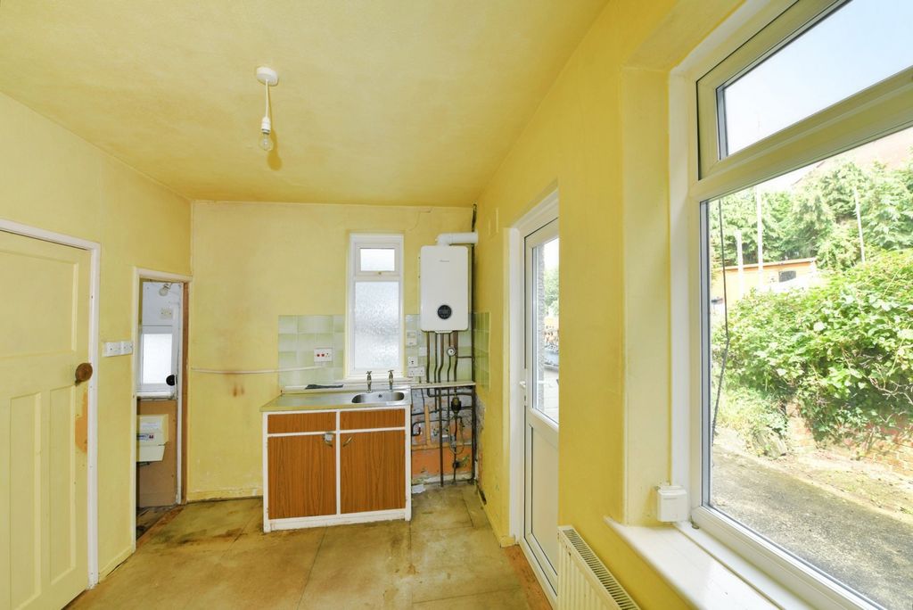 Property photo 3 of 17 Photo