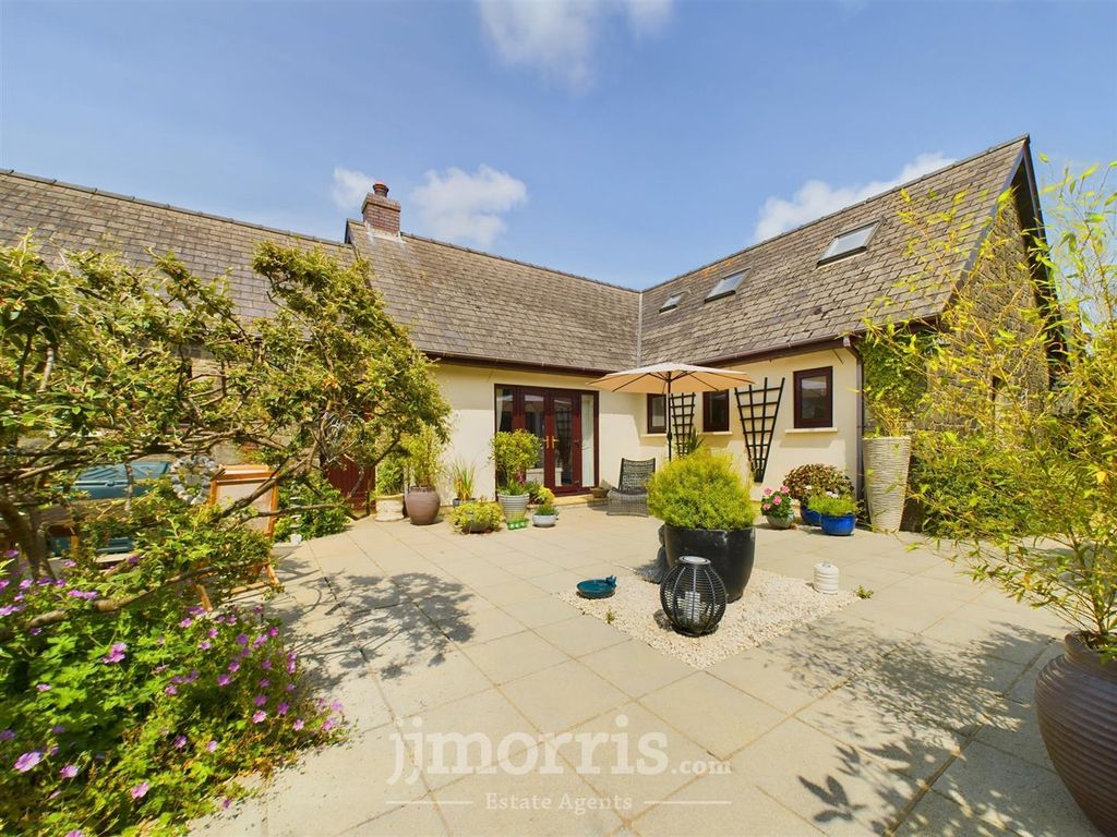 Property photo 3 of 37 Cam02122G0-Pr0138-Still036.Jpg