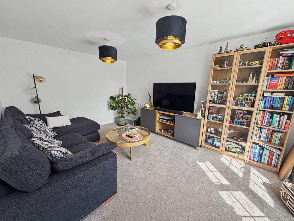 Property photo 3 of 17