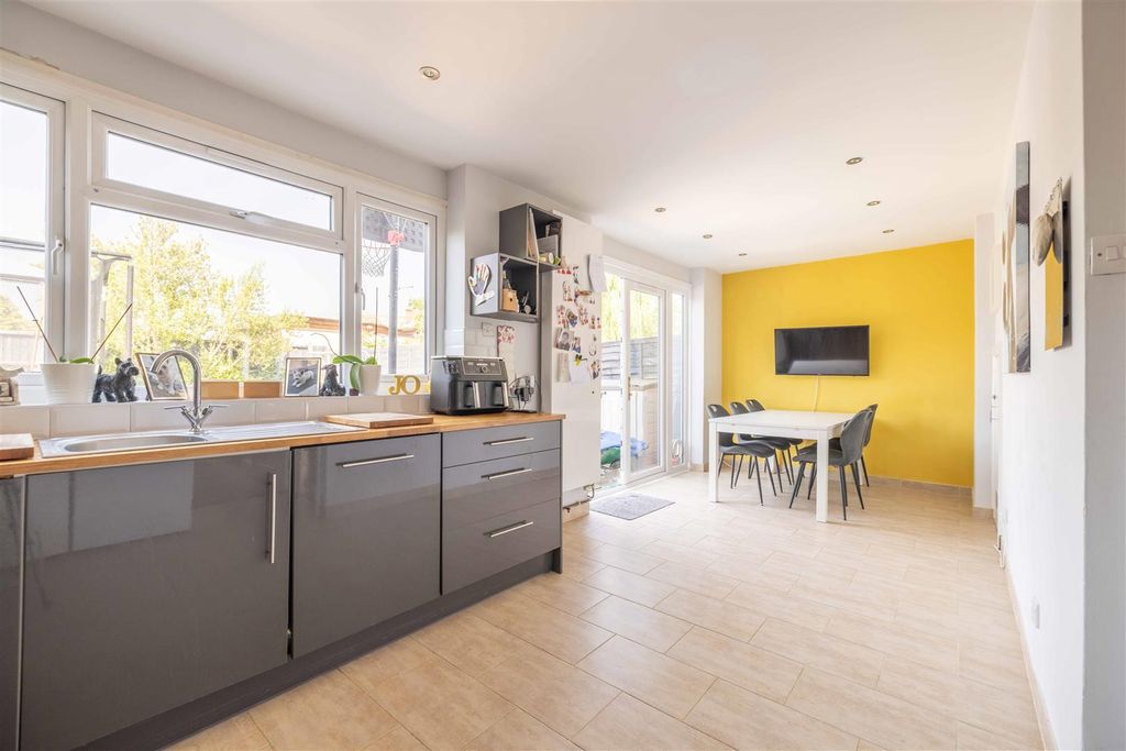 Property photo 3 of 15 55Rp (12 Of 18).Jpg