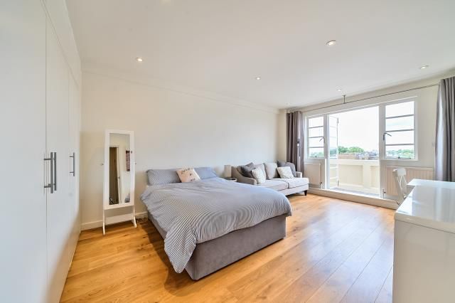 Property photo 2 of 15 Reception Room/Bedro
