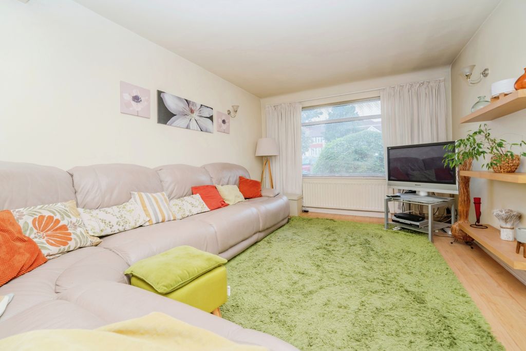 Property photo 3 of 14